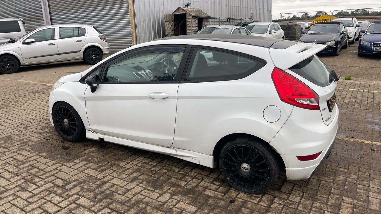 FORD FIESTA S 90 1.6 TDCI ZETEC - Hatchback: Foto 3 FORD FIESTA S 90 1.6 TDCI ZETEC - Hatchback: Foto 3