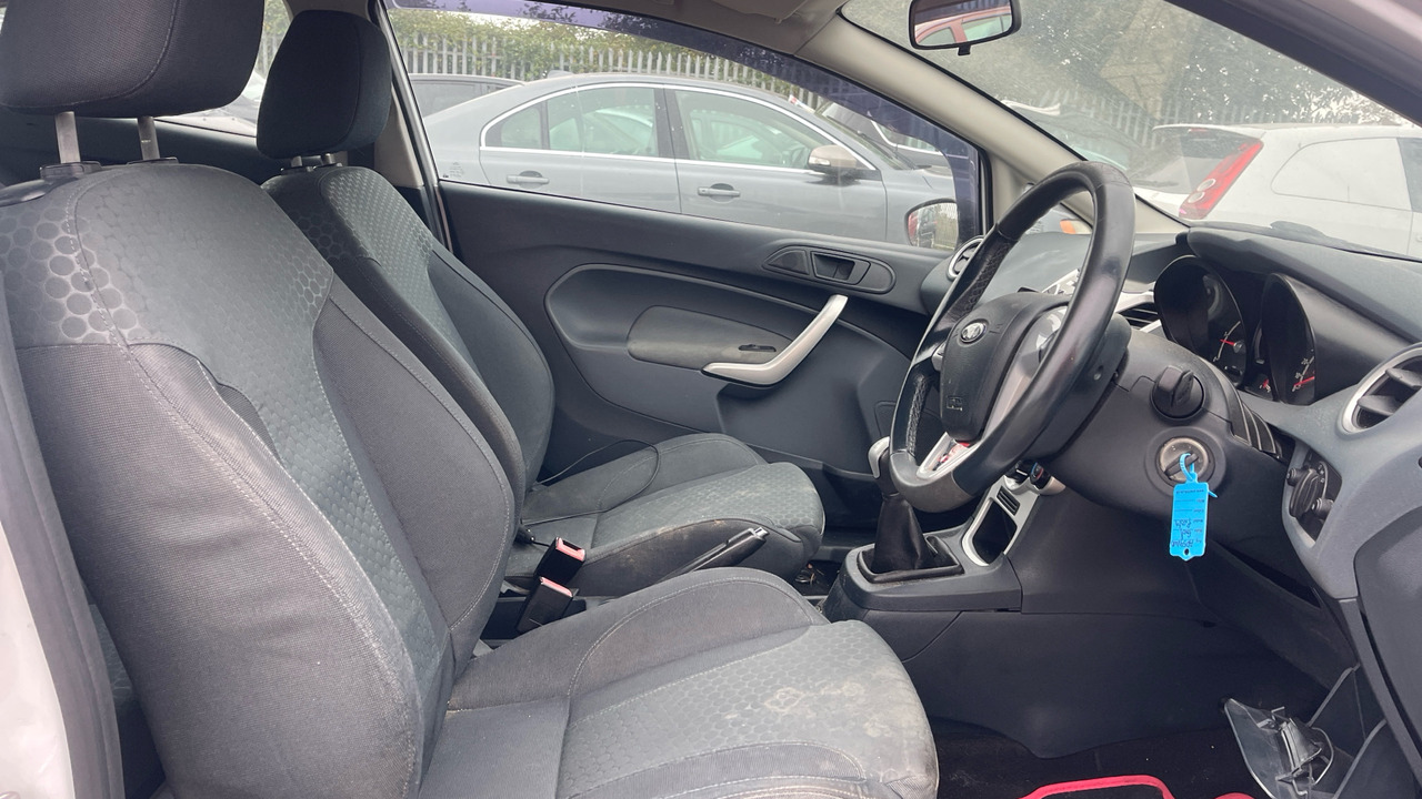 FORD FIESTA S 90 1.6 TDCI ZETEC - Hatchback: Foto 5 FORD FIESTA S 90 1.6 TDCI ZETEC - Hatchback: Foto 5