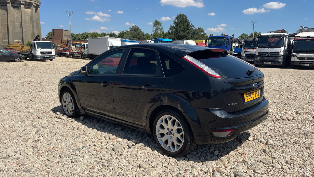FORD FOCUS 115 1.8 TDCI - Hatchback: Foto 3 FORD FOCUS 115 1.8 TDCI - Hatchback: Foto 3