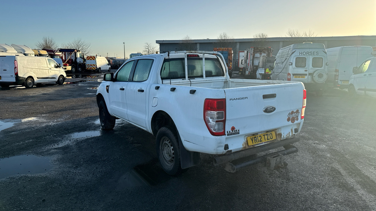 FORD RANGER XL 2.2 TDCi 150PS 4WD - Pick-up, Autoutilitară cabină dublă: Foto 5 FORD RANGER XL 2.2 TDCi 150PS 4WD - Pick-up, Autoutilitară cabină dublă: Foto 5