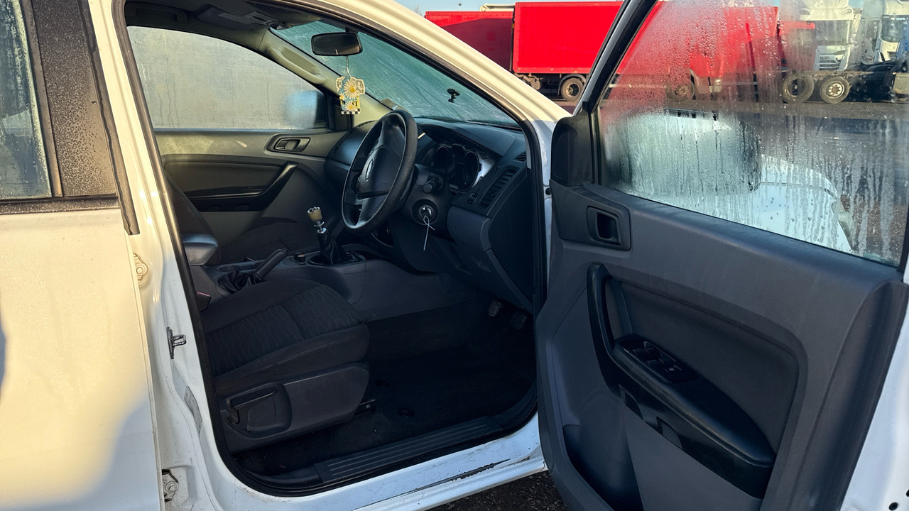 FORD RANGER XL 2.2 TDCi 150PS 4WD - Pick-up, Autoutilitară cabină dublă: Foto 4 FORD RANGER XL 2.2 TDCi 150PS 4WD - Pick-up, Autoutilitară cabină dublă: Foto 4