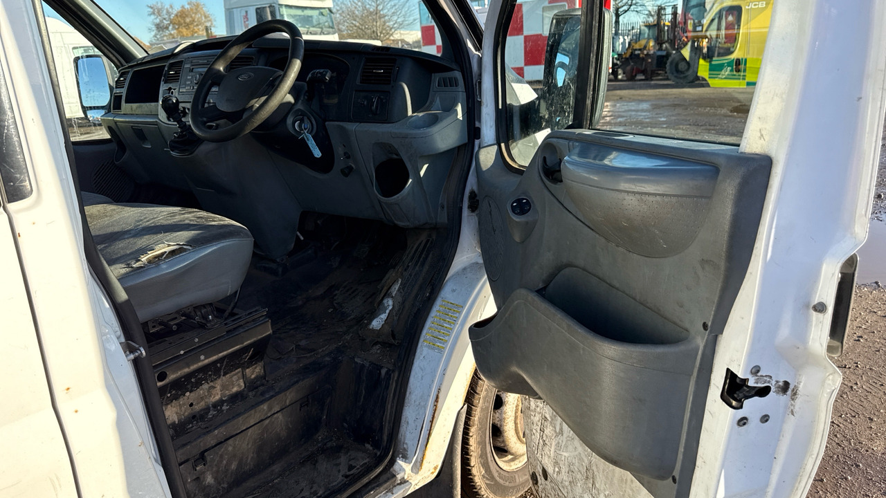 FORD TRANSIT 125 T350 TDCi 125ps - Autoutilitară basculantă: Foto 5 FORD TRANSIT 125 T350 TDCi 125ps - Autoutilitară basculantă: Foto 5