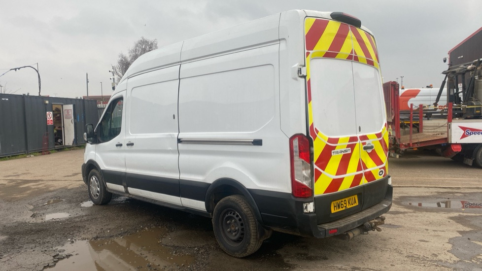 FORD TRANSIT 2.0 ECOBLUE 130PS - Dubă: Foto 3 FORD TRANSIT 2.0 ECOBLUE 130PS - Dubă: Foto 3