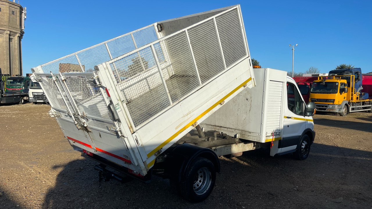 FORD TRANSIT 350 2.2 TDCi 125ps - Autoutilitară basculantă: Foto 4 FORD TRANSIT 350 2.2 TDCi 125ps - Autoutilitară basculantă: Foto 4