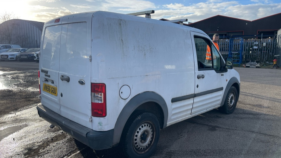 FORD TRANSIT CONNECT T200 1.8 75PS - Dubă: Foto 4 FORD TRANSIT CONNECT T200 1.8 75PS - Dubă: Foto 4