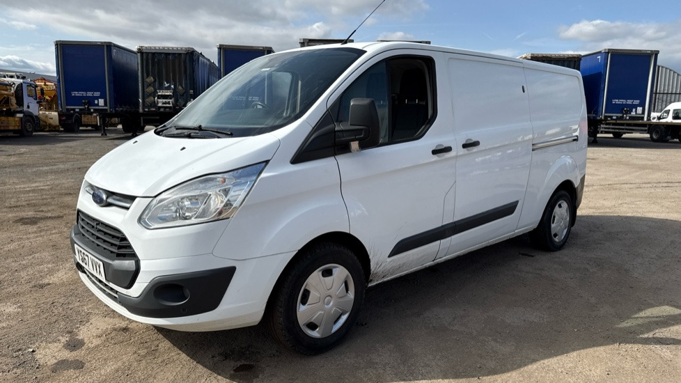 FORD TRANSIT CUSTOM 340 2.0 TDCI 130PS - Autoutilitară compactă: Foto 2 FORD TRANSIT CUSTOM 340 2.0 TDCI 130PS - Autoutilitară compactă: Foto 2
