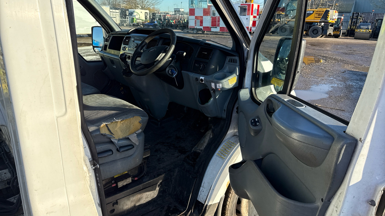 FORD TRANSIT T350 2.2 TDCI 125PS - Autoutilitară basculantă: Foto 5 FORD TRANSIT T350 2.2 TDCI 125PS - Autoutilitară basculantă: Foto 5