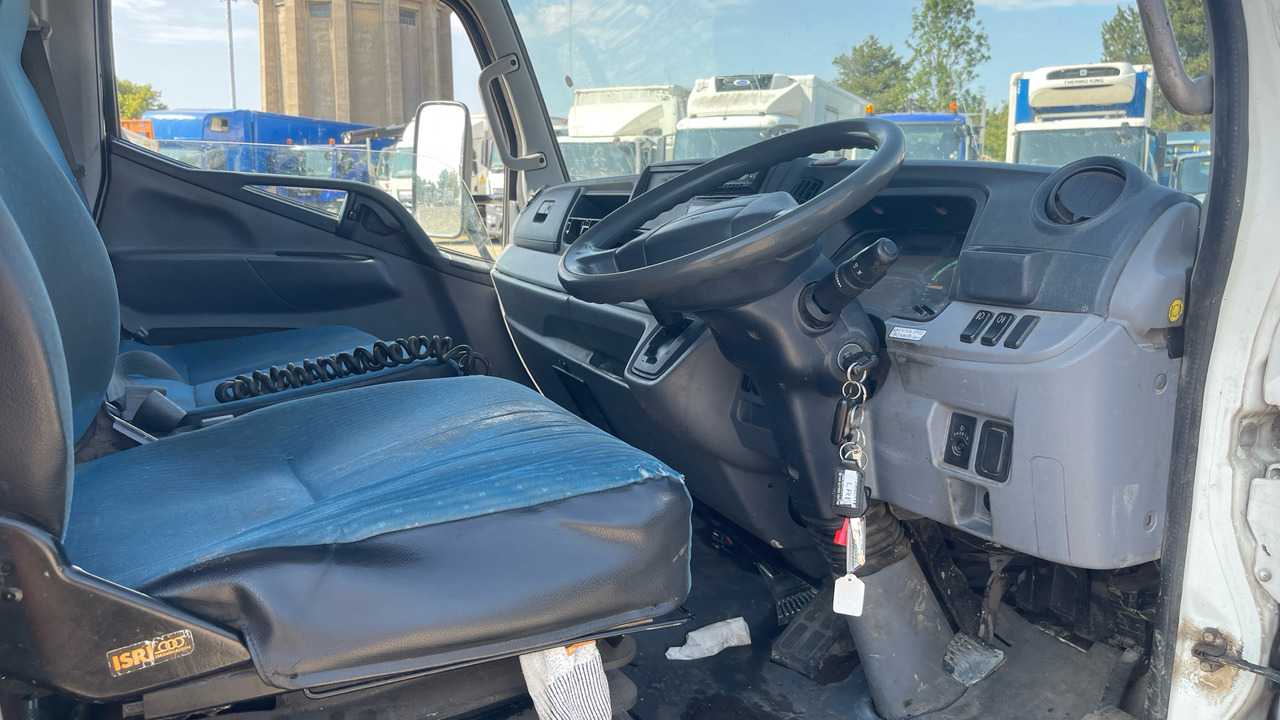 FUSO CANTER 7C18 - Camion basculantă: Foto 5 FUSO CANTER 7C18 - Camion basculantă: Foto 5