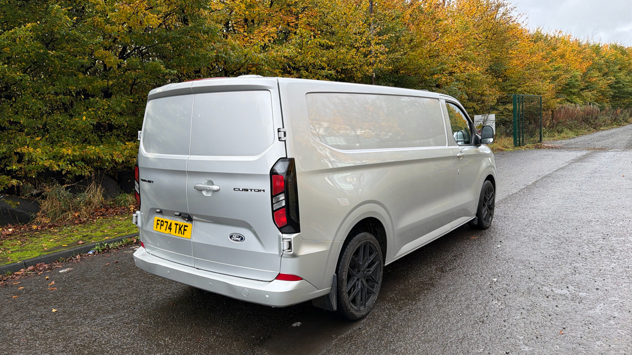 Ford Transit 2.0 136PS - Autoutilitară compactă: Foto 4 Ford Transit 2.0 136PS - Autoutilitară compactă: Foto 4
