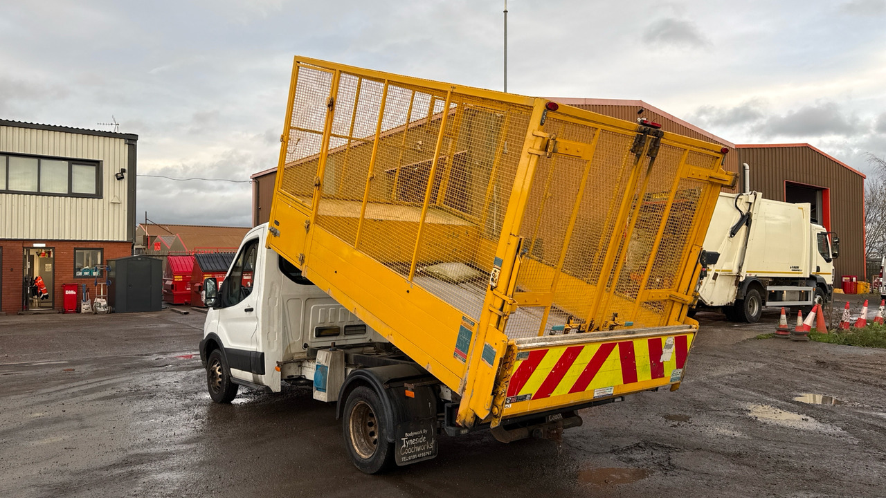 Ford Transit 350 2.0 TDCI 130PS - Autoutilitară basculantă: Foto 3 Ford Transit 350 2.0 TDCI 130PS - Autoutilitară basculantă: Foto 3