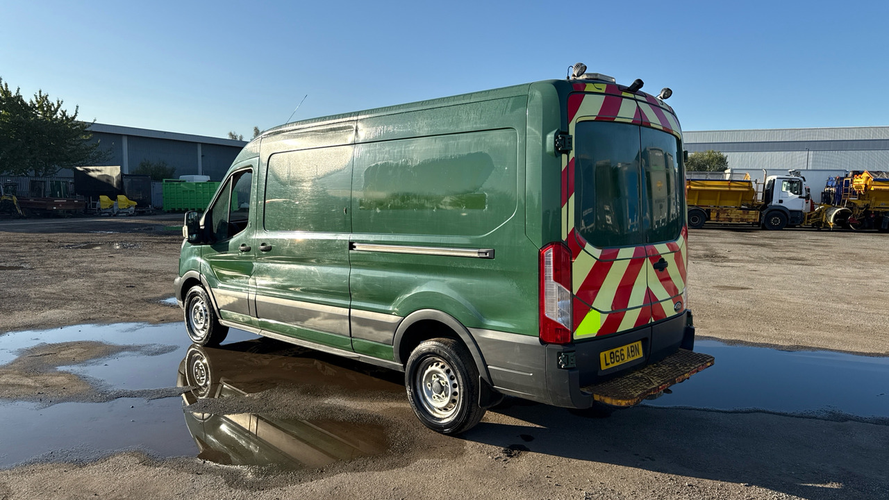 Ford Transit 350 2.0 TDCI 130PS - Dubă: Foto 3 Ford Transit 350 2.0 TDCI 130PS - Dubă: Foto 3