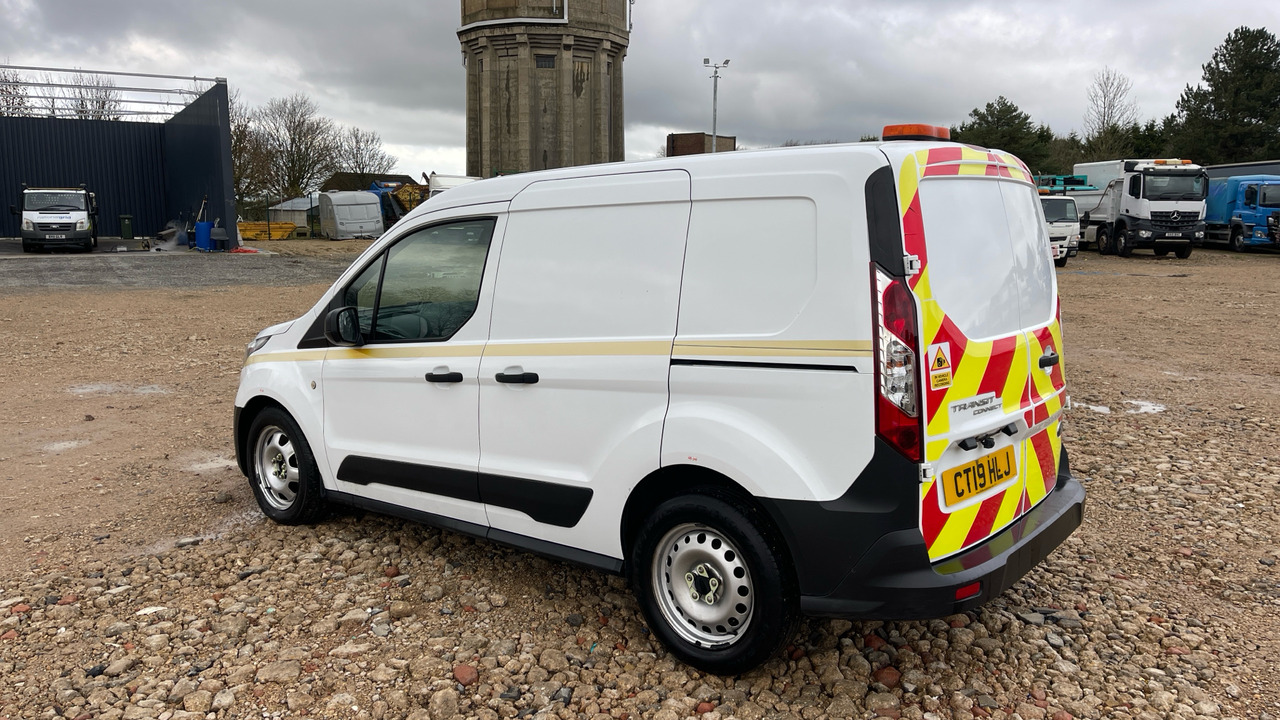 Ford Transit Connect 220 1.5 ECOBLUE 100PS - Autoutilitară compactă: Foto 3 Ford Transit Connect 220 1.5 ECOBLUE 100PS - Autoutilitară compactă: Foto 3