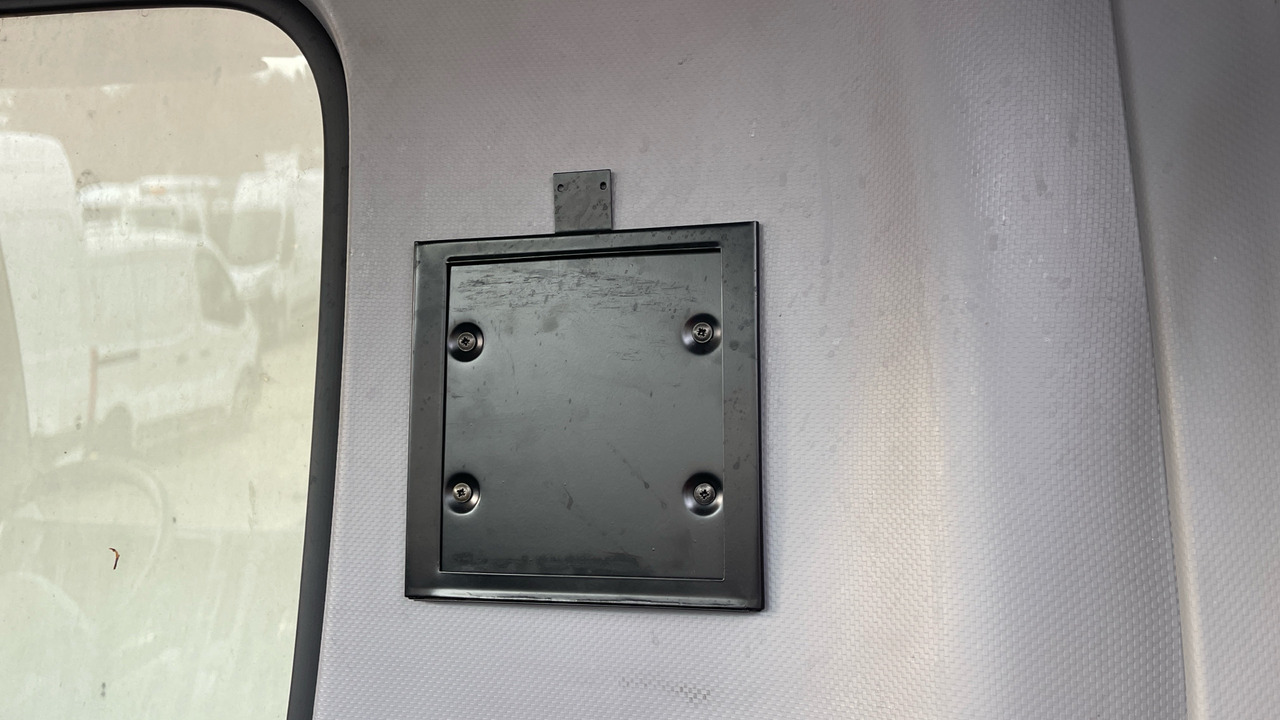 Camion frigider ISUZU F135 240: Foto 11