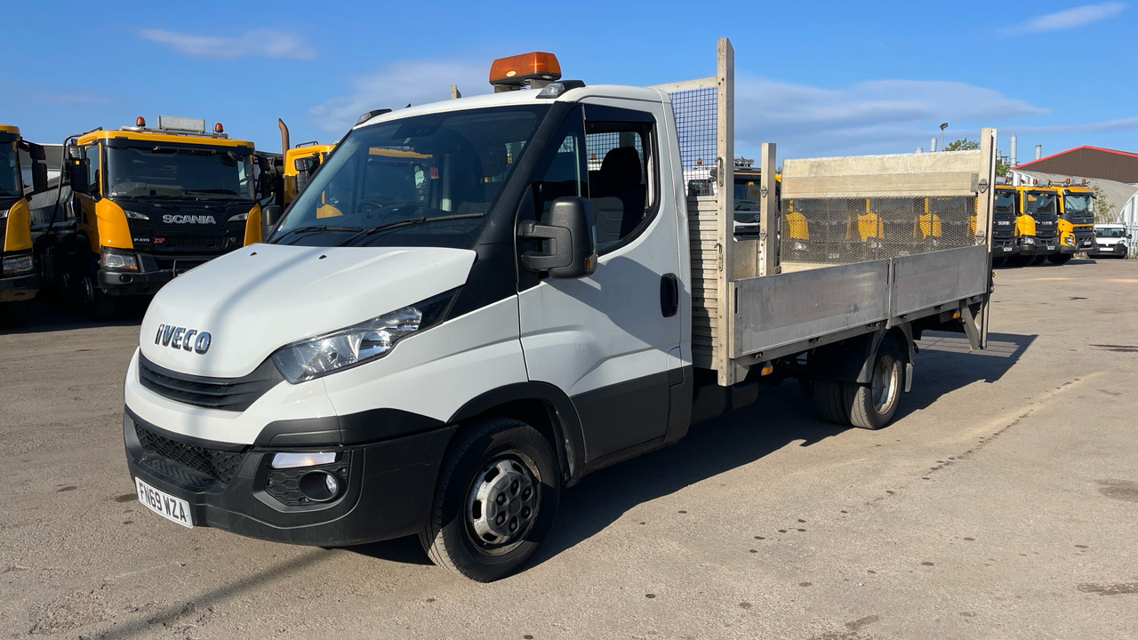 IVECO DAILY 2.3 35-160 - Autoutilitară cu platformă: Foto 2 IVECO DAILY 2.3 35-160 - Autoutilitară cu platformă: Foto 2