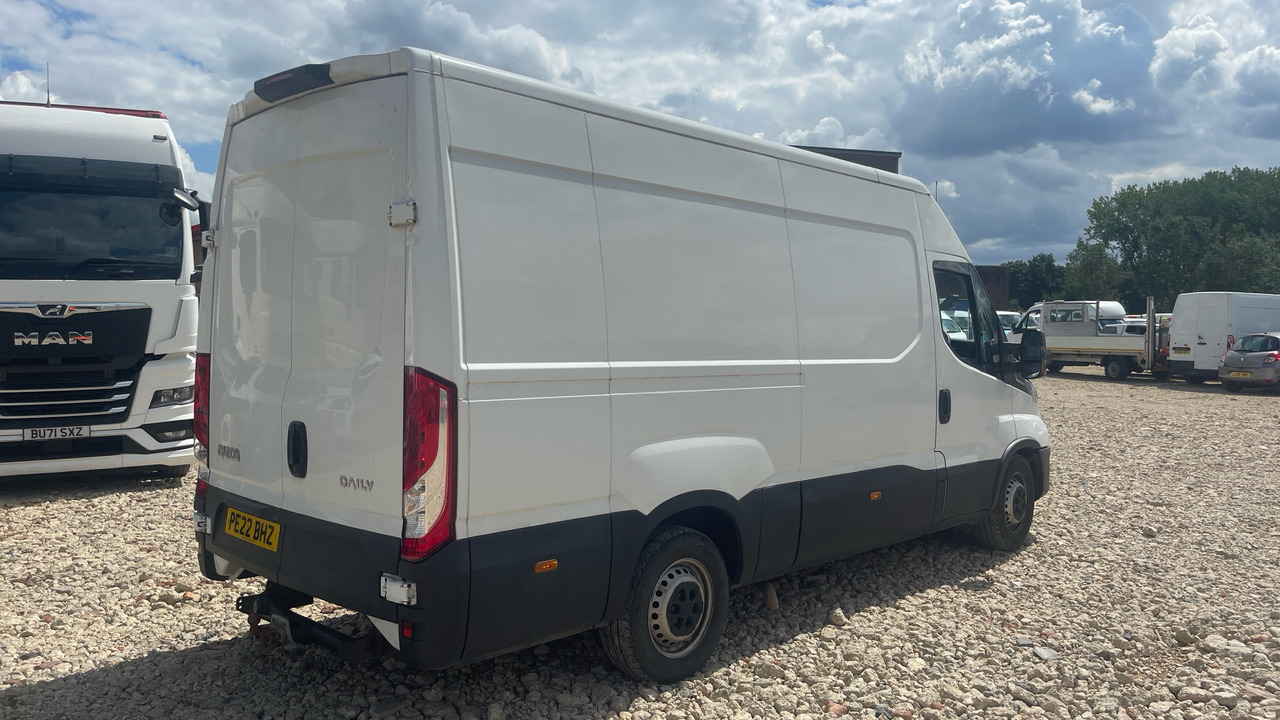 IVECO DAILY 35-140 2.3 3520 WB - Dubă: Foto 4 IVECO DAILY 35-140 2.3 3520 WB - Dubă: Foto 4