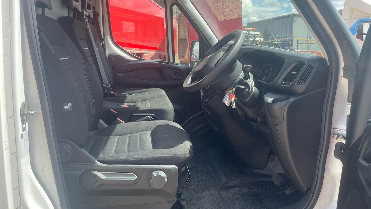 IVECO DAILY 35-140 2.3 3520 WB - Dubă: Foto 5 IVECO DAILY 35-140 2.3 3520 WB - Dubă: Foto 5