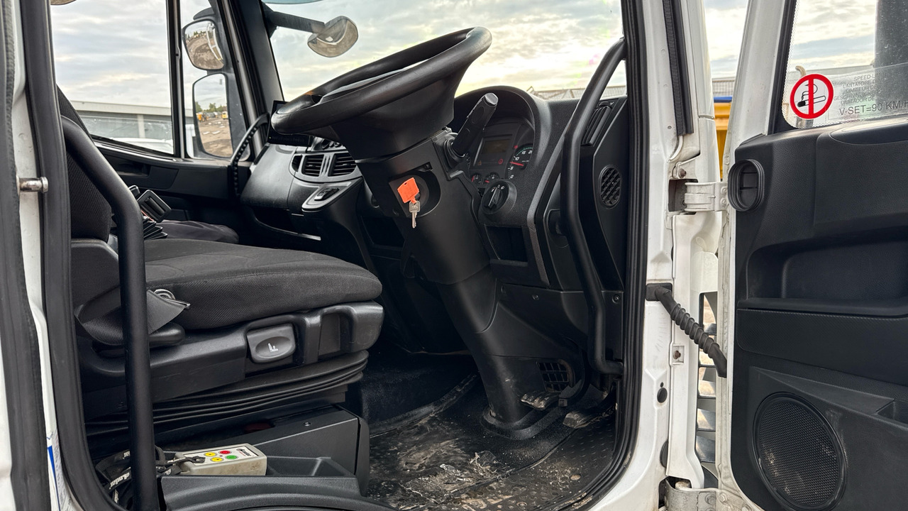 IVECO EUROCARGO 120-210 - Maşină de tractare: Foto 5 IVECO EUROCARGO 120-210 - Maşină de tractare: Foto 5