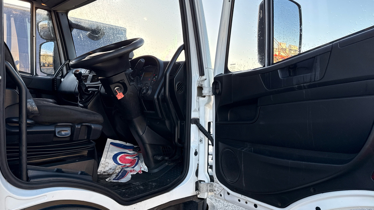 IVECO EUROCARGO 75-160 - Camion basculantă: Foto 5 IVECO EUROCARGO 75-160 - Camion basculantă: Foto 5