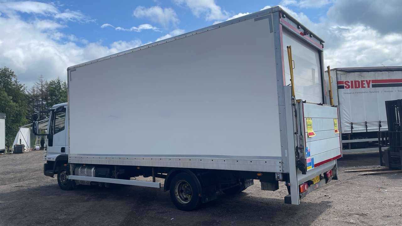 IVECO EUROCARGO 75E16 - Camion furgon: Foto 3 IVECO EUROCARGO 75E16 - Camion furgon: Foto 3
