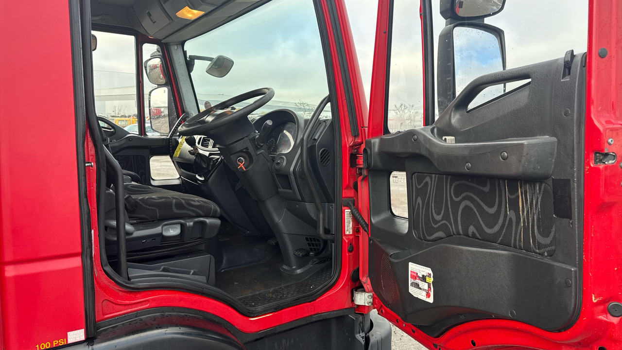 IVECO EUROCARGO 75e16 - Camion furgon: Foto 5 IVECO EUROCARGO 75e16 - Camion furgon: Foto 5