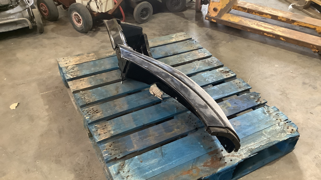 IVECO WHEEL ARCH & STEP - Echipamente de constructii: Foto 2 IVECO WHEEL ARCH & STEP - Echipamente de constructii: Foto 2