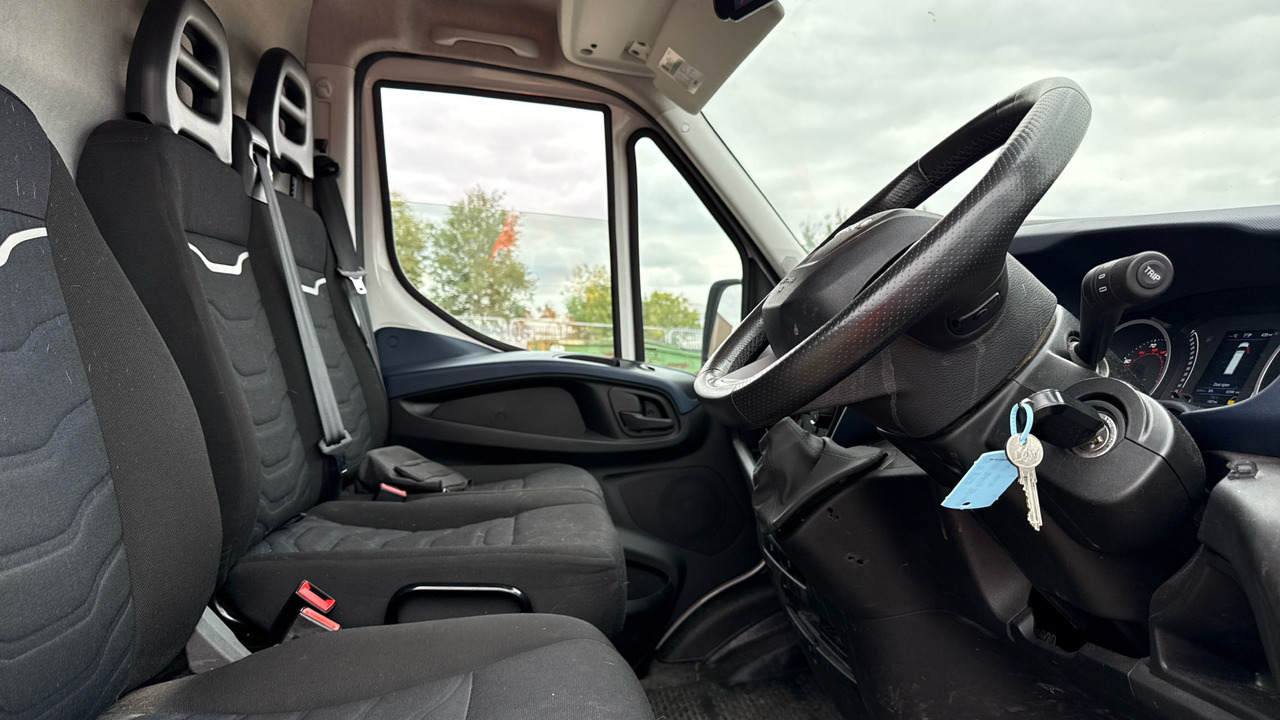 Iveco Daily 35-140 2.3 3520 WB - Dubă: Foto 5 Iveco Daily 35-140 2.3 3520 WB - Dubă: Foto 5
