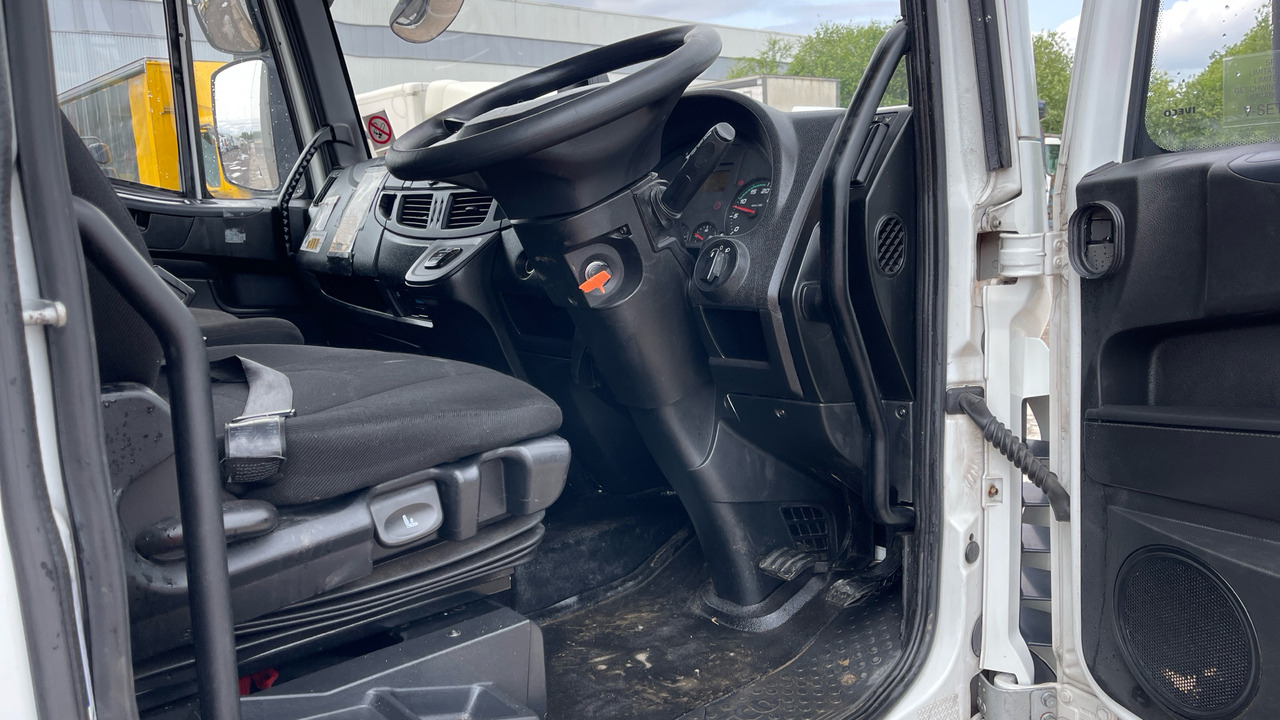 Iveco Eurocargo 75E16 - Camion furgon: Foto 5 Iveco Eurocargo 75E16 - Camion furgon: Foto 5