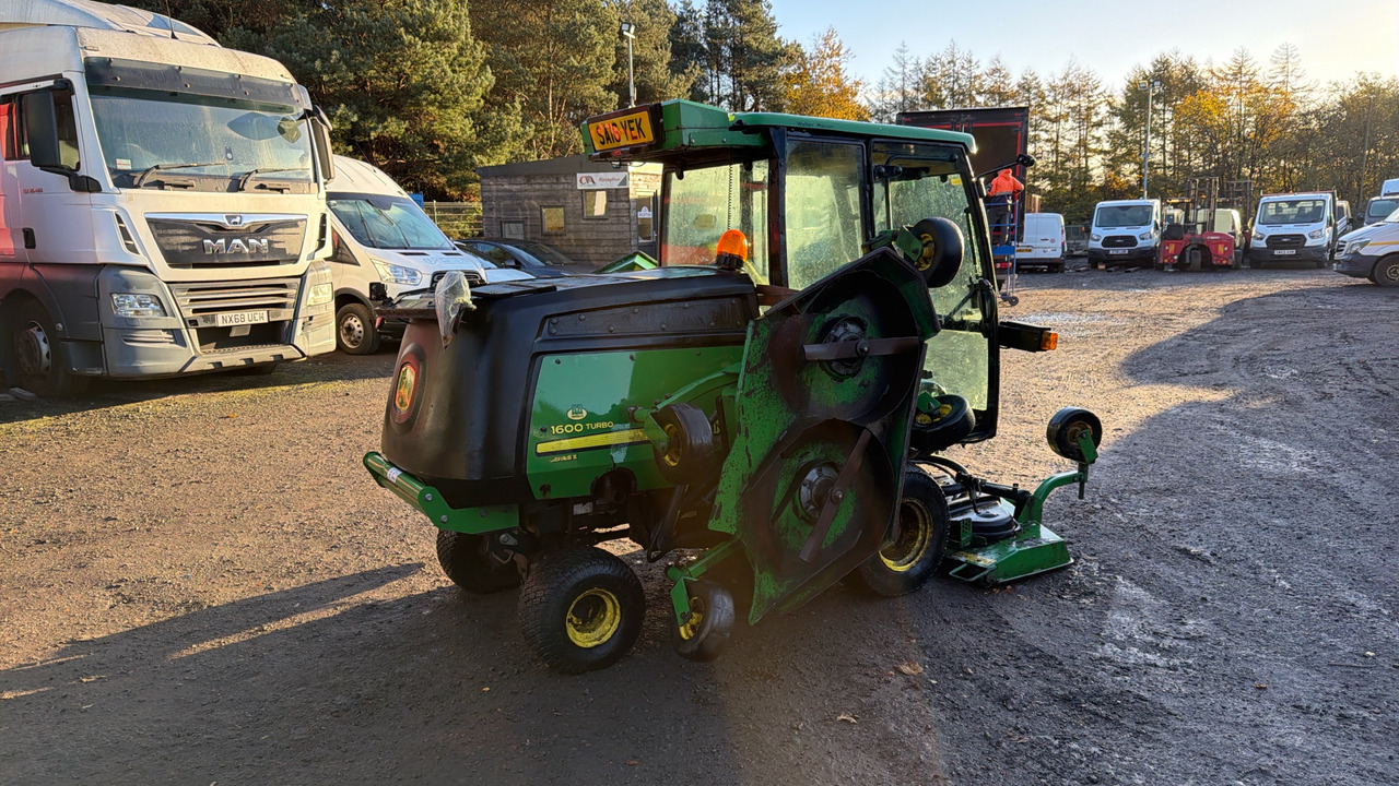JOHN DEERE 1600 TURBO SERIES 2 - Maşină de tuns iarba: Foto 3 JOHN DEERE 1600 TURBO SERIES 2 - Maşină de tuns iarba: Foto 3