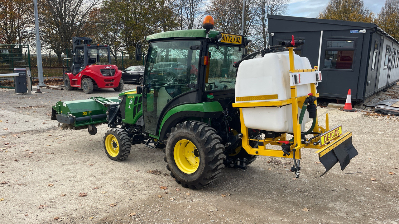 JOHN DEERE 2038R - Tractor agricol: Foto 3 JOHN DEERE 2038R - Tractor agricol: Foto 3