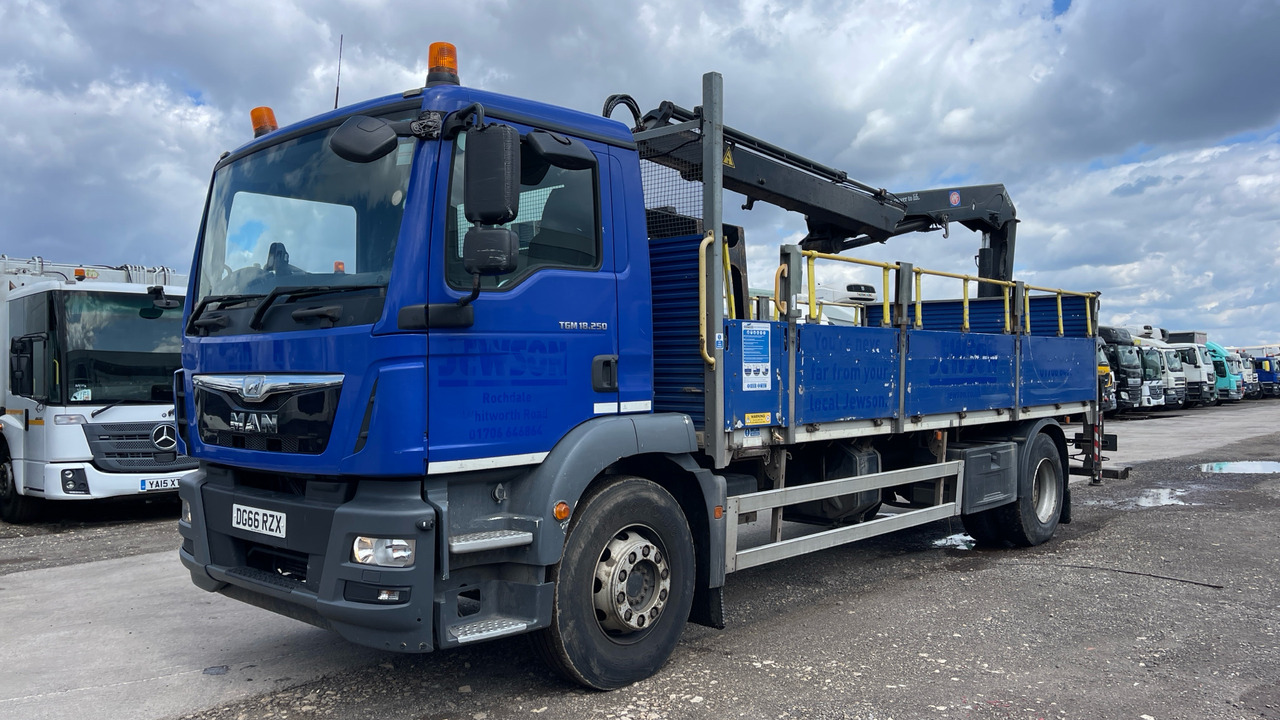 MAN TGM 18.250 - Camion platformă, Camion cu macara: Foto 2 MAN TGM 18.250 - Camion platformă, Camion cu macara: Foto 2