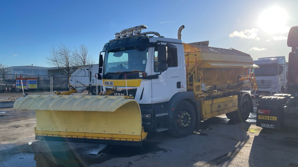 MAN TGM 18.250 - Utilaj deszăpezire: Foto 1 MAN TGM 18.250 - Utilaj deszăpezire: Foto 1