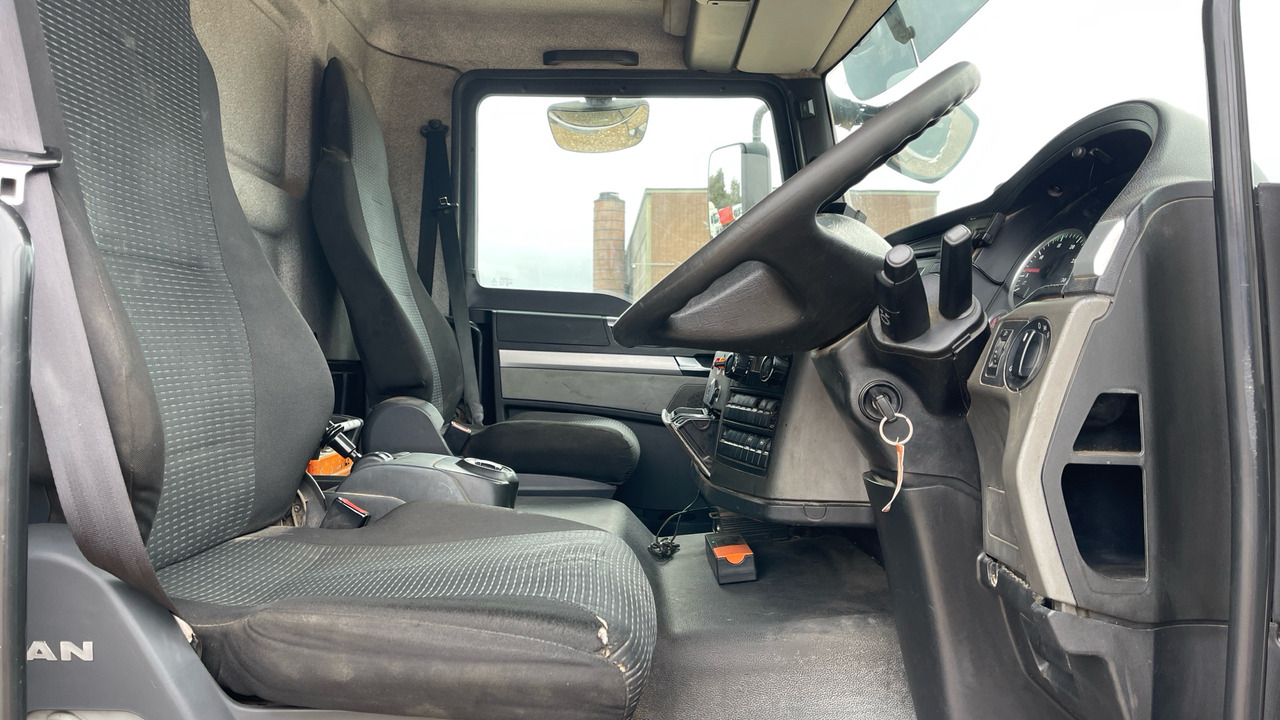 MAN TGM 26.340 - Camion platformă, Camion cu macara: Foto 5 MAN TGM 26.340 - Camion platformă, Camion cu macara: Foto 5