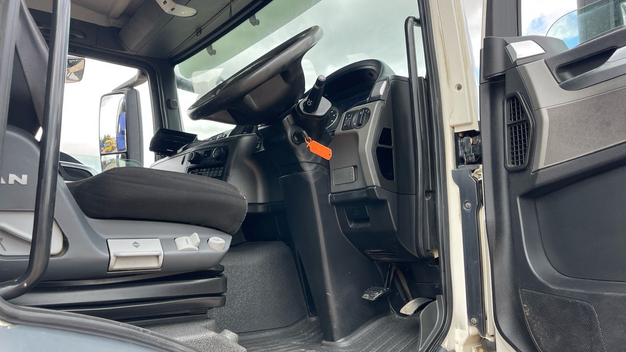MAN TGS 35.420 - Camion basculantă: Foto 5 MAN TGS 35.420 - Camion basculantă: Foto 5