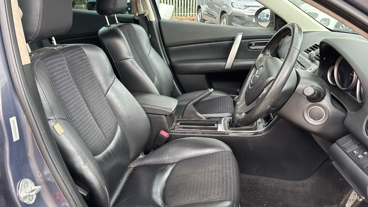 MAZDA 6 2.2D SPORT - Hatchback: Foto 5 MAZDA 6 2.2D SPORT - Hatchback: Foto 5