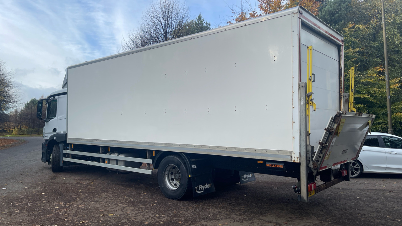 MERCEDES-BENZ ACTROS 1824 - Camion furgon: Foto 3 MERCEDES-BENZ ACTROS 1824 - Camion furgon: Foto 3