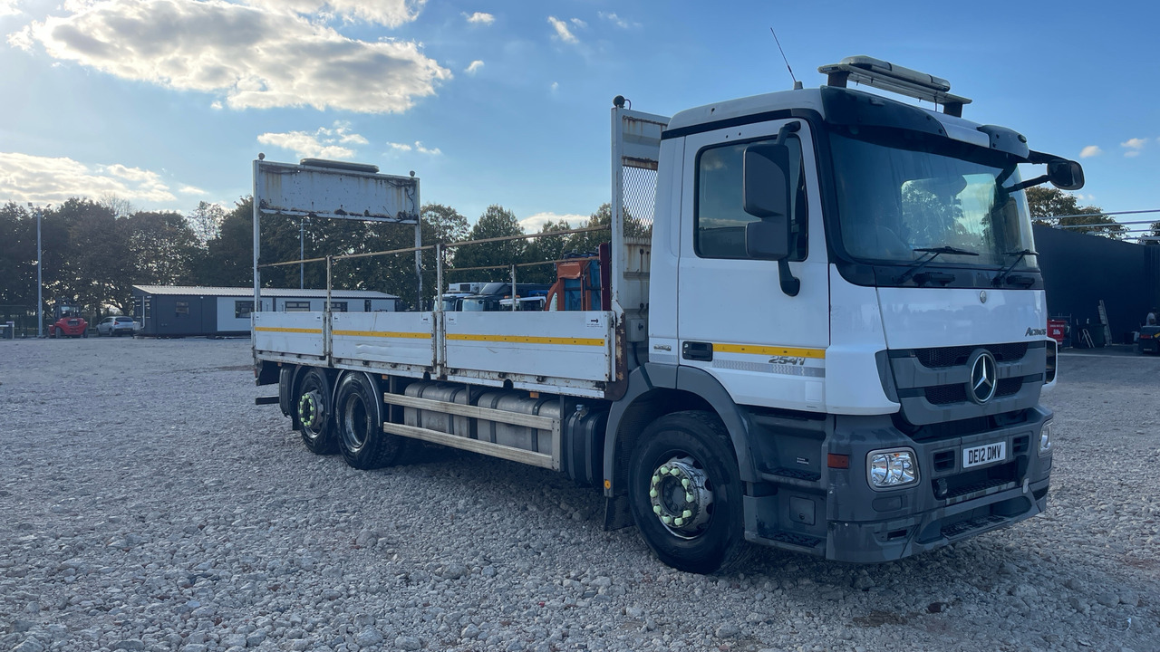 MERCEDES-BENZ ACTROS 2541 - Camion platformă: Foto 1 MERCEDES-BENZ ACTROS 2541 - Camion platformă: Foto 1
