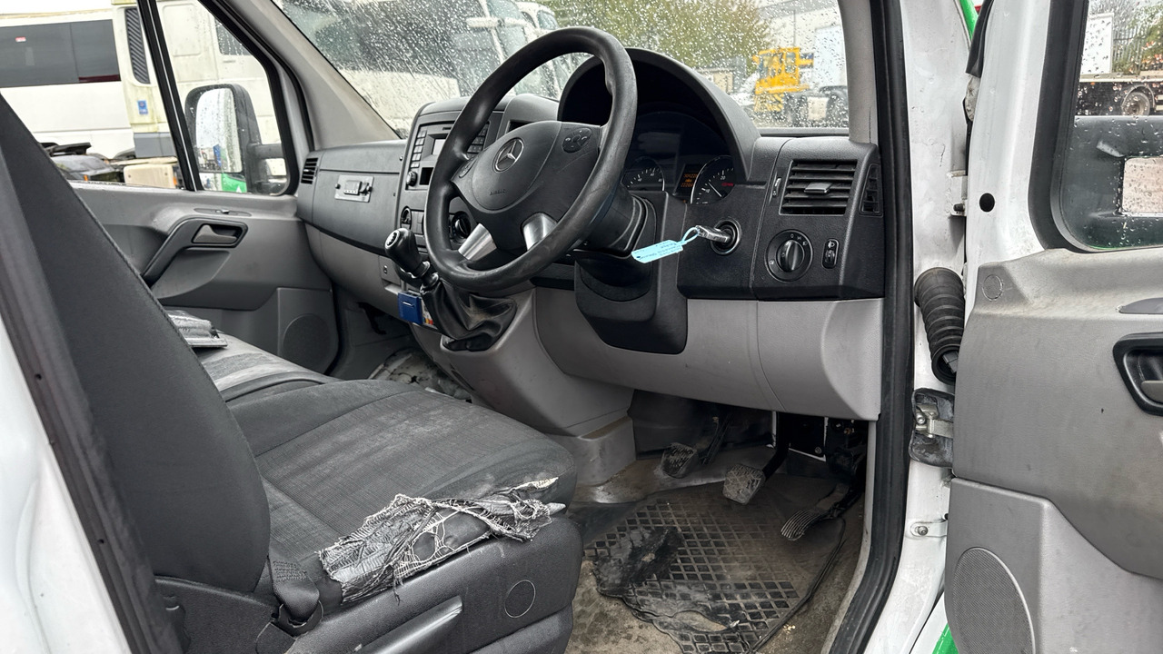 MERCEDES-BENZ SPRINTER 313 CDI - Camion şasiu: Foto 5 MERCEDES-BENZ SPRINTER 313 CDI - Camion şasiu: Foto 5