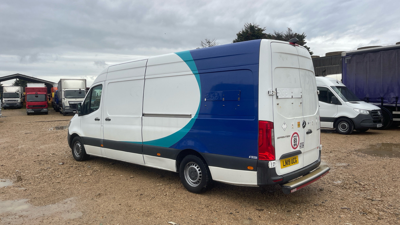 MERCEDES-BENZ SPRINTER 314 CDI - Dubă: Foto 3 MERCEDES-BENZ SPRINTER 314 CDI - Dubă: Foto 3