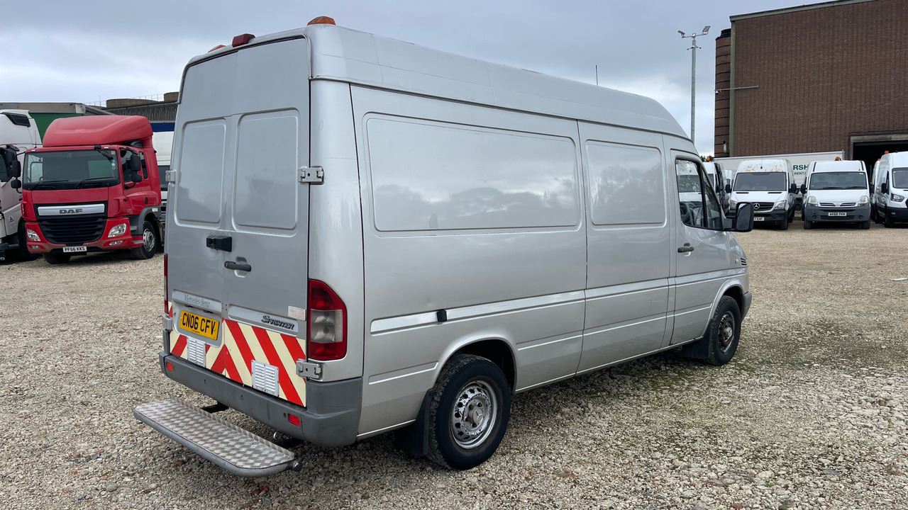 MERCEDES SPRINTER 316 CDI - Dubă: Foto 4 MERCEDES SPRINTER 316 CDI - Dubă: Foto 4