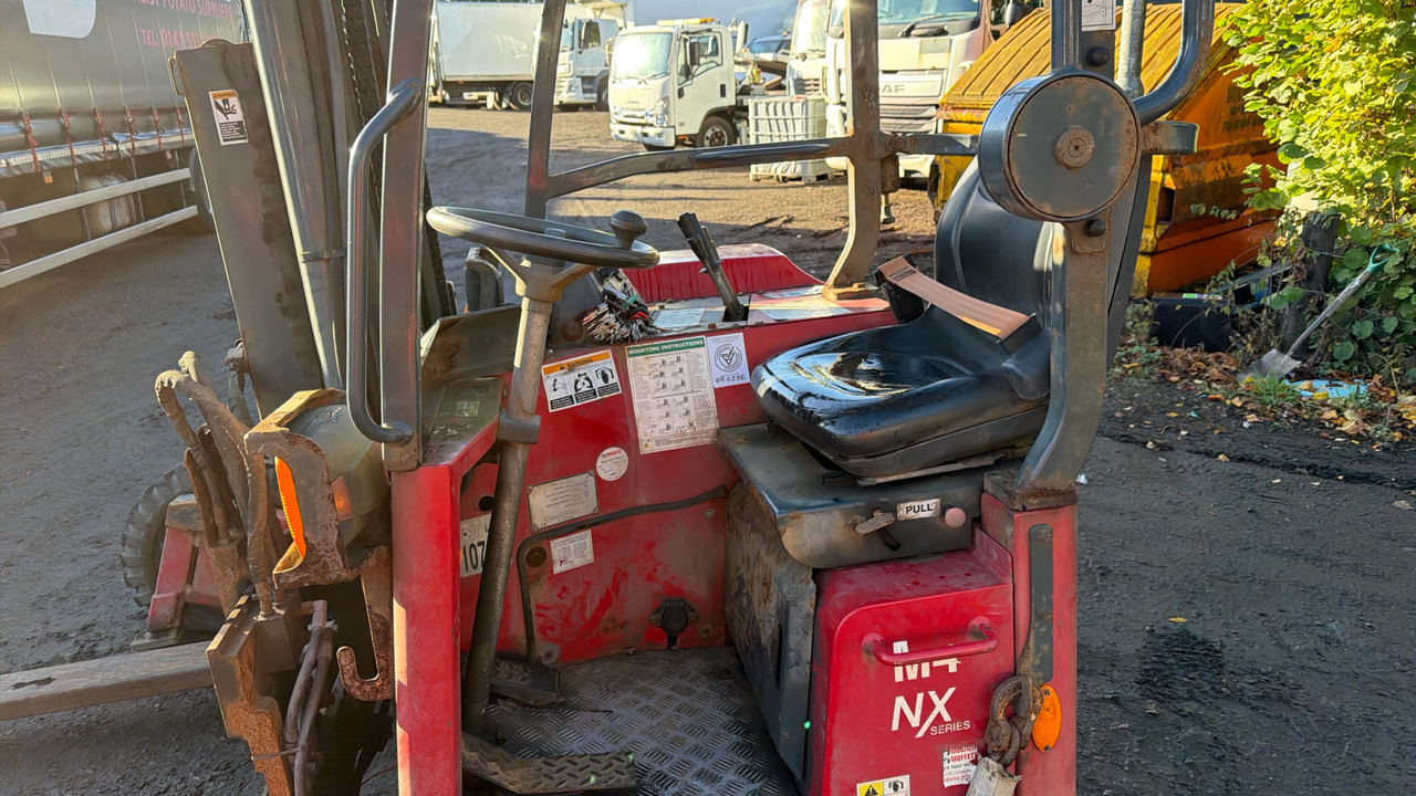 MOFFETT M4 20.3 - Stivuitor transportabil: Foto 5 MOFFETT M4 20.3 - Stivuitor transportabil: Foto 5