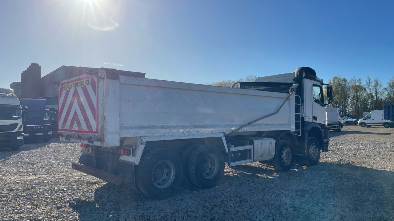 Mercedes-Benz Arocs 3240 - Camion basculantă: Foto 4 Mercedes-Benz Arocs 3240 - Camion basculantă: Foto 4