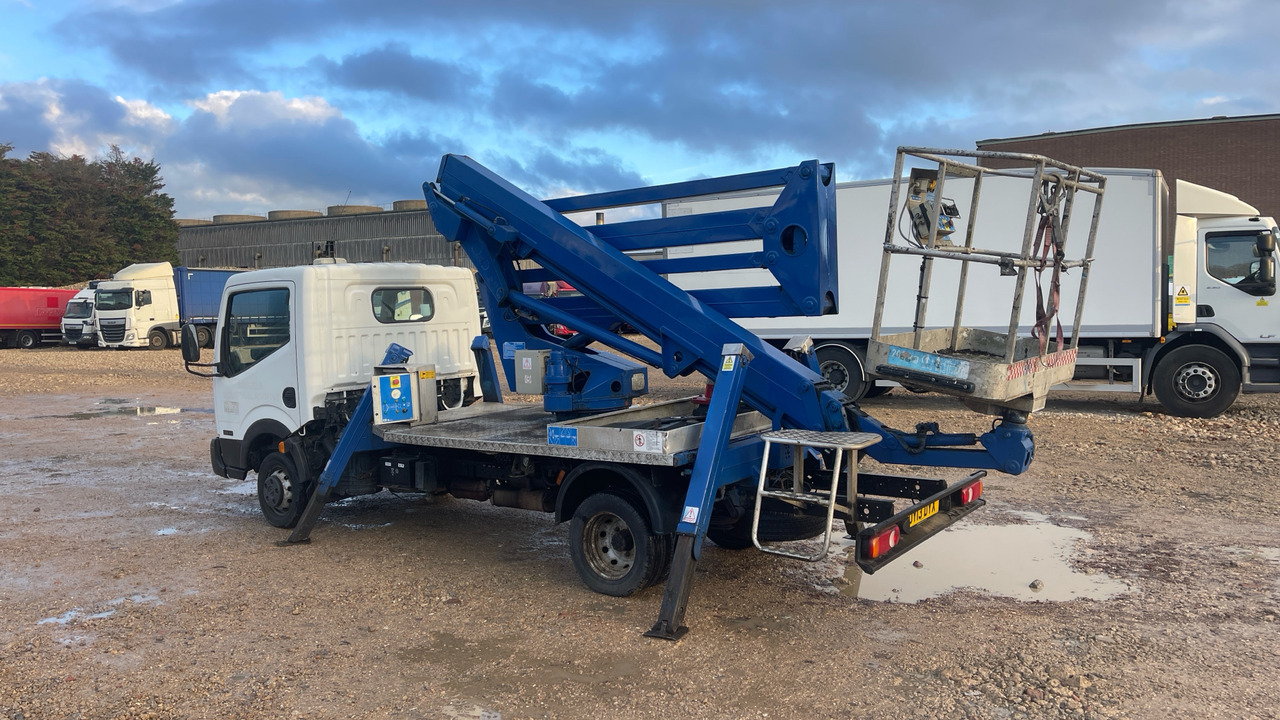 NISSAN CABSTAR 35.14 - Camion cu nacela: Foto 3 NISSAN CABSTAR 35.14 - Camion cu nacela: Foto 3