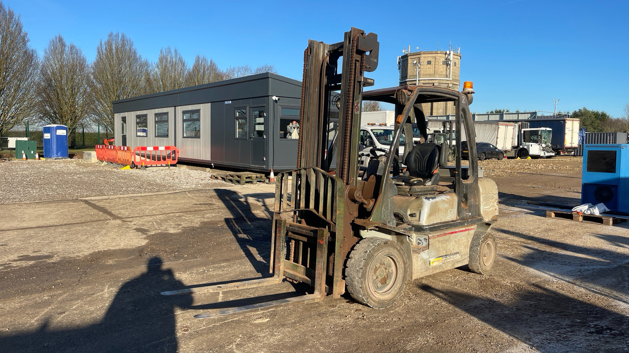 NISSAN G1D2A30Q - Stivuitor diesel: Foto 1 NISSAN G1D2A30Q - Stivuitor diesel: Foto 1