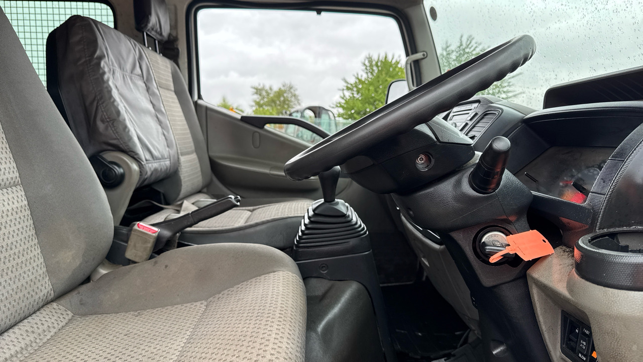 Nissan Cabstar 35.14 DCI - Camion basculantă: Foto 5 Nissan Cabstar 35.14 DCI - Camion basculantă: Foto 5
