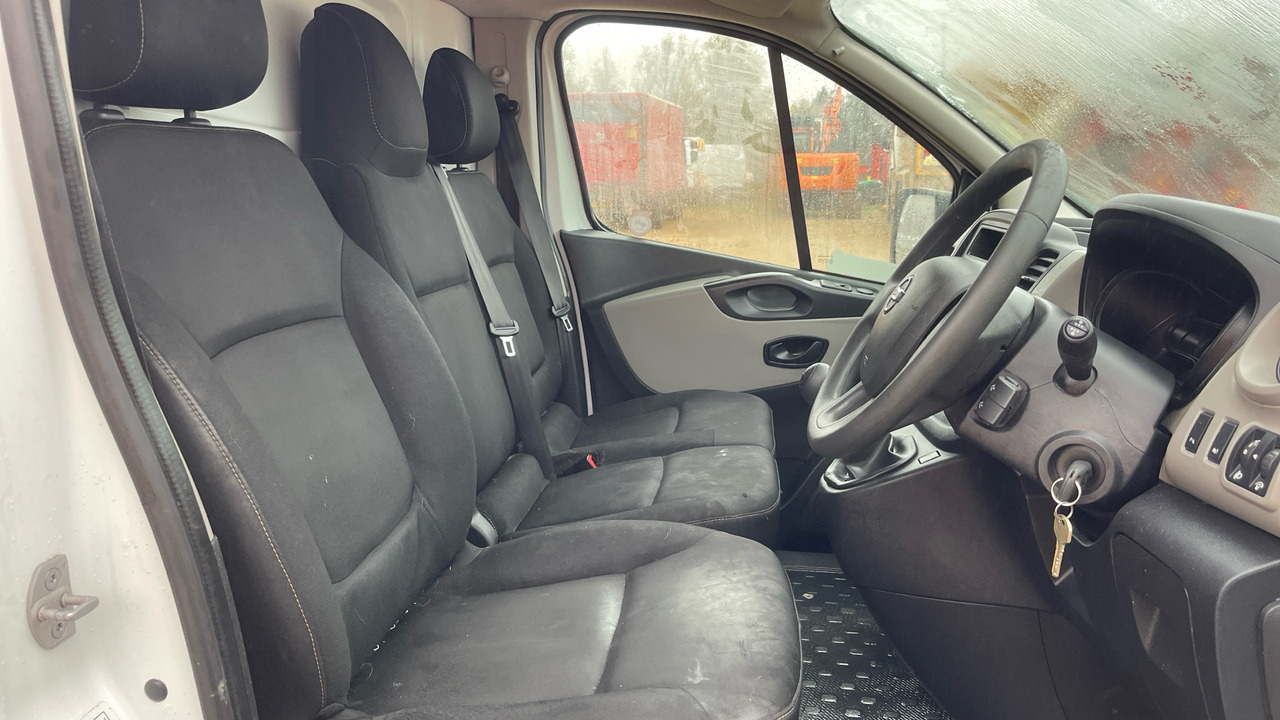 Nissan NV300 1.6 DCI 120PS - Autoutilitară compactă: Foto 5 Nissan NV300 1.6 DCI 120PS - Autoutilitară compactă: Foto 5
