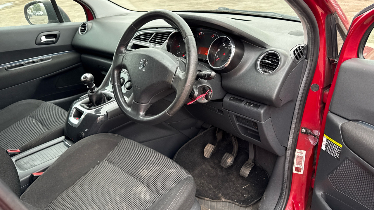 PEUGEOT 5008 2.0 HDI 150PS - Automobil: Foto 5 PEUGEOT 5008 2.0 HDI 150PS - Automobil: Foto 5