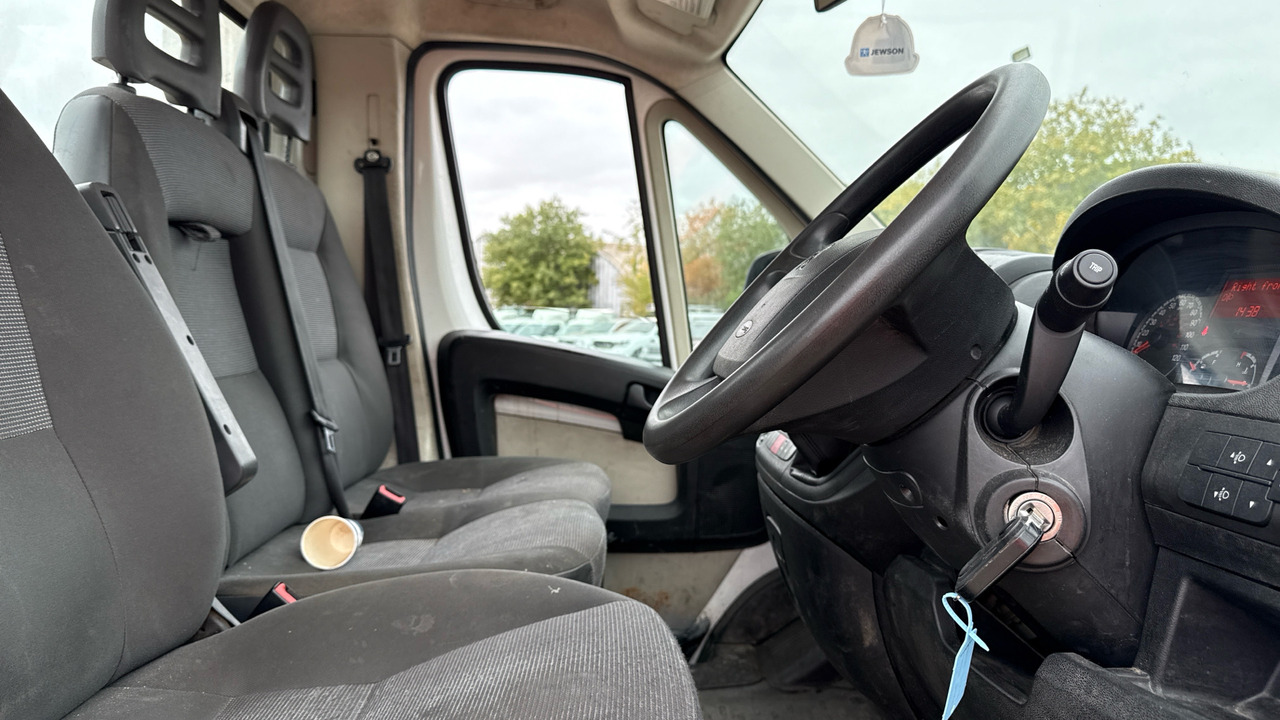 PEUGEOT BOXER 335 2.2 HDI 130PS - Autoutilitară cu platformă: Foto 5 PEUGEOT BOXER 335 2.2 HDI 130PS - Autoutilitară cu platformă: Foto 5