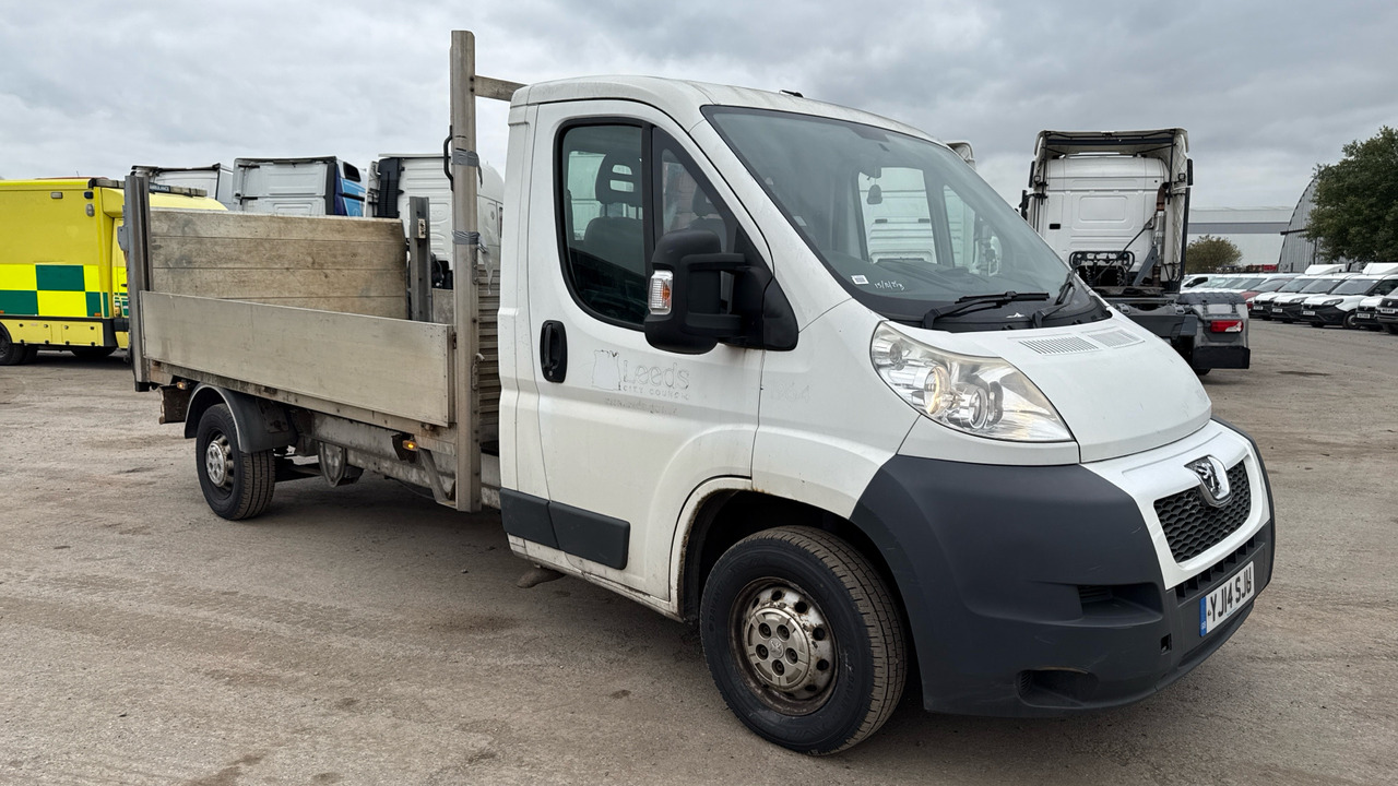 PEUGEOT BOXER 335 2.2 HDI 130PS - Autoutilitară cu platformă: Foto 1 PEUGEOT BOXER 335 2.2 HDI 130PS - Autoutilitară cu platformă: Foto 1