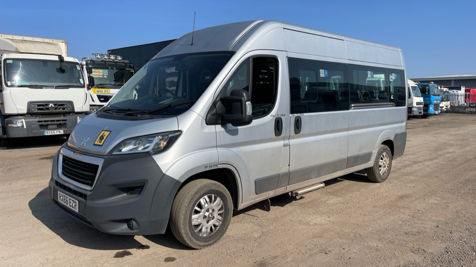PEUGEOT BOXER 335 2.2 HDI - Microbuz, Transport persoane: Foto 2 PEUGEOT BOXER 335 2.2 HDI - Microbuz, Transport persoane: Foto 2