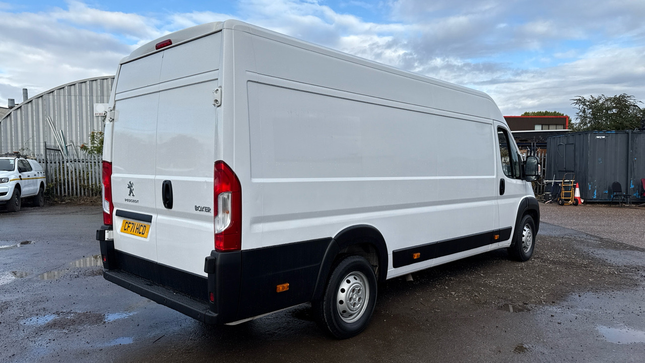 PEUGEOT BOXER 435 2.2 BlueHDi H2 140ps PROFESSIONAL - Dubă: Foto 4 PEUGEOT BOXER 435 2.2 BlueHDi H2 140ps PROFESSIONAL - Dubă: Foto 4